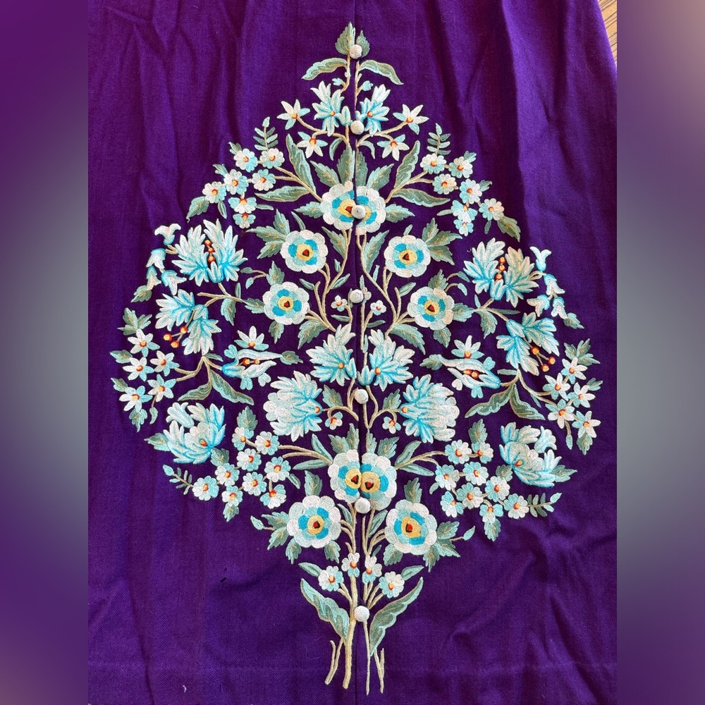 Vintage purple hand embroidered robe style button-up dress - Picture 8 of 12